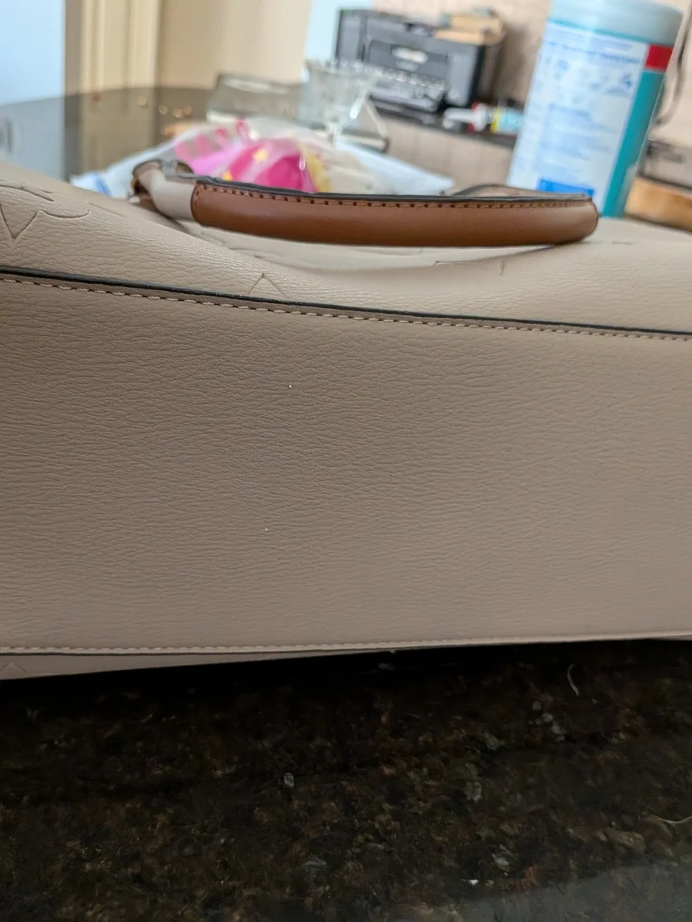 N/A chic cream